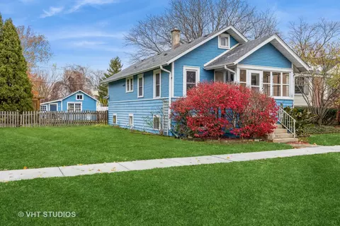 9408 Henrietta Ave, Brookfield, IL 60513