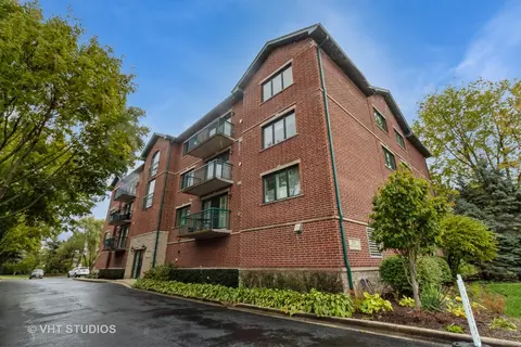 511 N Cass Ave #3A, Westmont, IL 60559