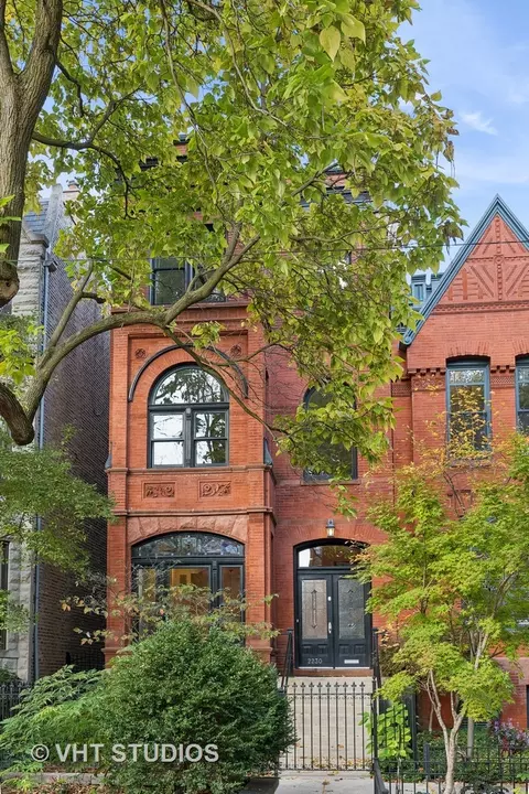 2230 N Dayton St, Chicago, IL 60614