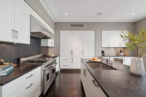 Kitchen - 159 E Walton St #33A, Chicago, IL 60611 photo 3 of 4