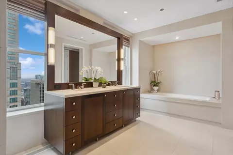 Bath - 159 E Walton St #33A, Chicago, IL 60611 photo 3 of 8