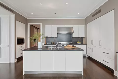 Kitchen - 159 E Walton St #33A, Chicago, IL 60611 photo 2 of 4
