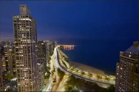 View/Area - 159 E Walton St #33A, Chicago, IL 60611 photo 2 of 6