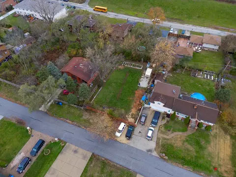 8834 W 83rd Pl, Justice, IL 60458