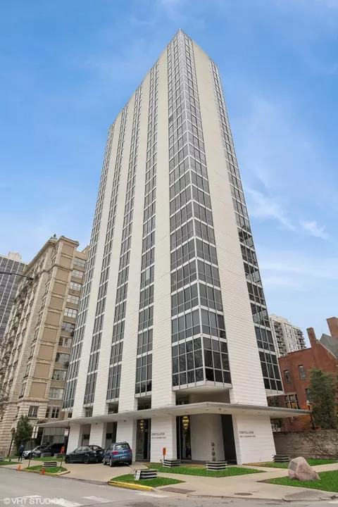 1555 N Dearborn Pkwy #4E, Chicago, IL 60610