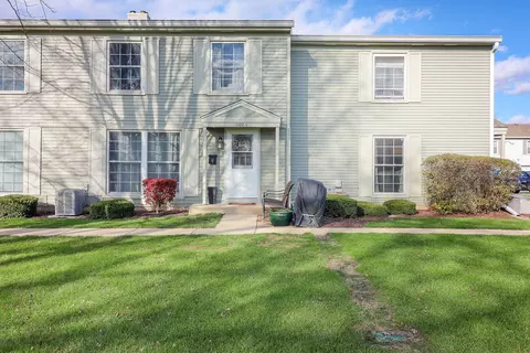 1100 Bunker Hill Ct #C, Wheaton, IL 60189