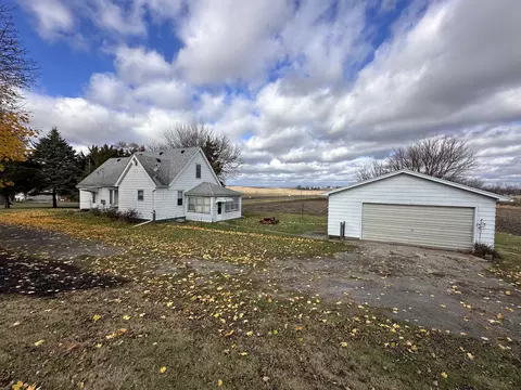 14050 Agnew Rd, Sterling, IL 61081