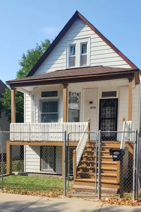 8350 S Muskegon Ave, Chicago, IL 60617