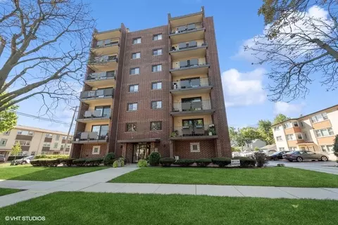 1491 Ashland Ave #5NW, Des Plaines, IL 60016