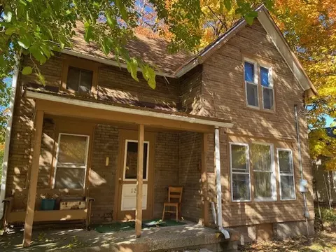 12 N Gosse St, Princeton, IL 61356