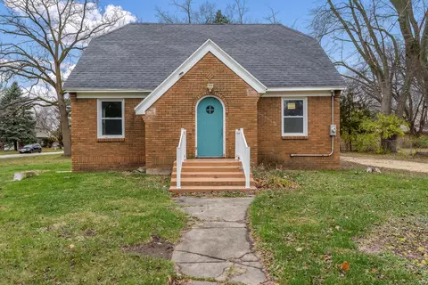 2029 Forest View Rd, Rockford, IL 61108