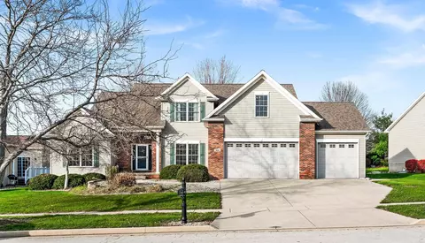 3103 Carrington Ln, Bloomington, IL 61705