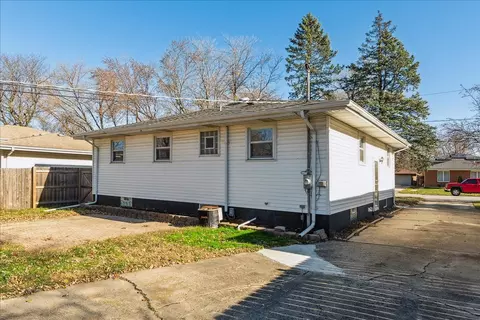 Exterior - 17900 Rose St, Lansing, IL 60438 photo 2 of 4