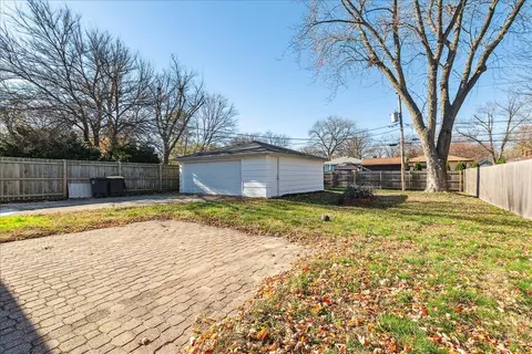 Exterior - 17900 Rose St, Lansing, IL 60438 photo 3 of 4