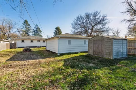 Exterior - 17900 Rose St, Lansing, IL 60438 photo 4 of 4