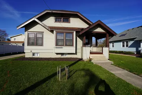 611 E Church St, Sandwich, IL 60548