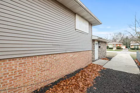 937 E 148th St, Dolton, IL 60419 photo 2