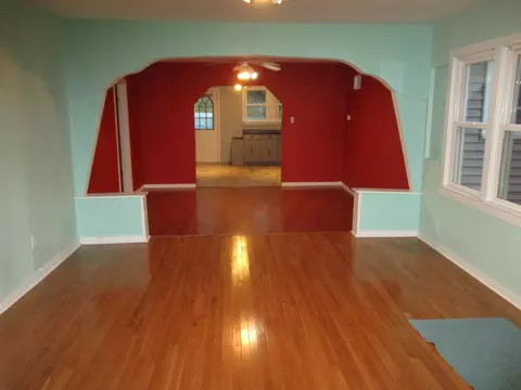 Living - 313 E Jackson St, Seneca, IL 61360 photo 4 of 4
