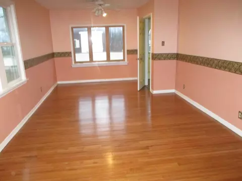 Living - 313 E Jackson St, Seneca, IL 61360 photo 1 of 4