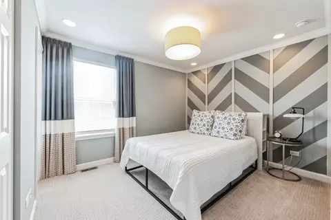 Bedroom - 4306 Monroe Ave, Naperville, IL 60564 photo 3 of 4