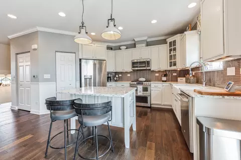 Kitchen - 4306 Monroe Ave, Naperville, IL 60564 photo 1 of 3