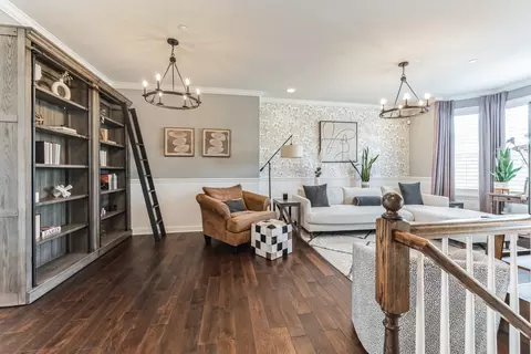 Living - 4306 Monroe Ave, Naperville, IL 60564 photo 3 of 4