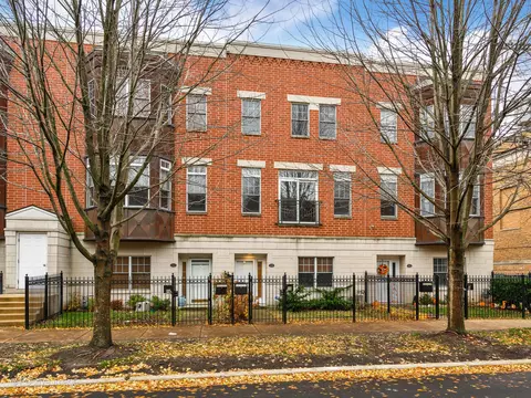 1145 E 46th St, Chicago, IL 60653 photo 1