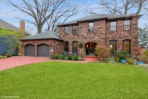 5589 Cascade Dr, Lisle, IL 60532