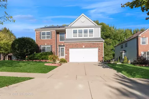102 Nettle Ln, Streamwood, IL 60107
