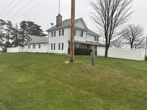 20608 Carroll Rd, Morrison, IL 61270