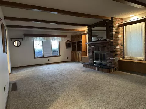 Living - 20608 Carroll Rd, Morrison, IL 61270 photo 2 of 6