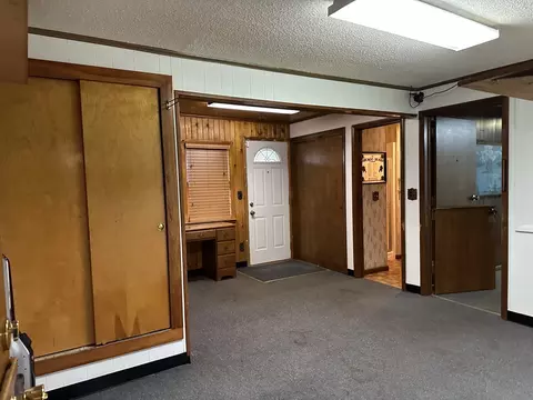 Entry Way - 20608 Carroll Rd, Morrison, IL 61270 photo 1 of 1