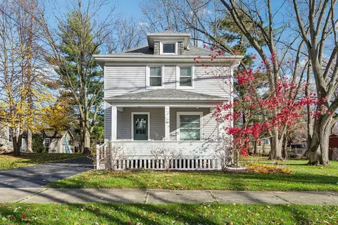 222 Delia St, Batavia, IL 60510