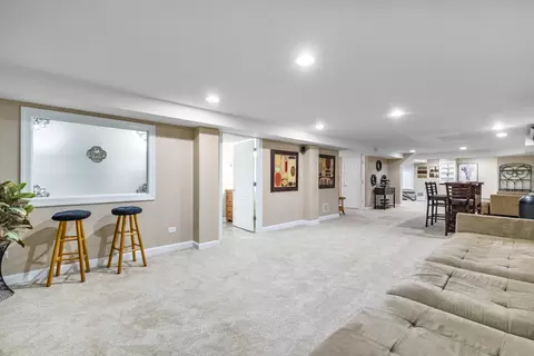 Other - 5371 Galloway Dr, Hoffman Estates, IL 60192 photo 7 of 10