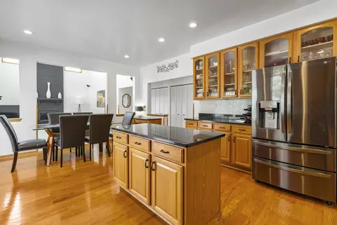 Kitchen - 5371 Galloway Dr, Hoffman Estates, IL 60192 photo 1 of 3