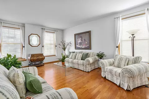 Living - 5371 Galloway Dr, Hoffman Estates, IL 60192 photo 1 of 4