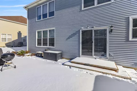Exterior - 5371 Galloway Dr, Hoffman Estates, IL 60192 photo 7 of 9