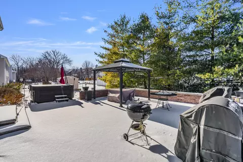 Exterior - 5371 Galloway Dr, Hoffman Estates, IL 60192 photo 6 of 9