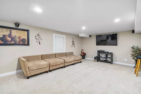Other - 5371 Galloway Dr, Hoffman Estates, IL 60192 photo 6 of 10