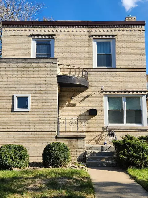 7715 S Paxton Ave, Chicago, IL 60649