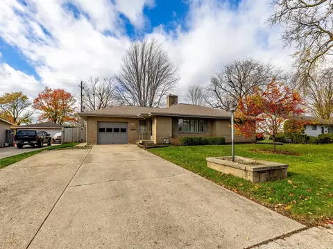 1017 Plaza Dr, Joliet, IL 60435