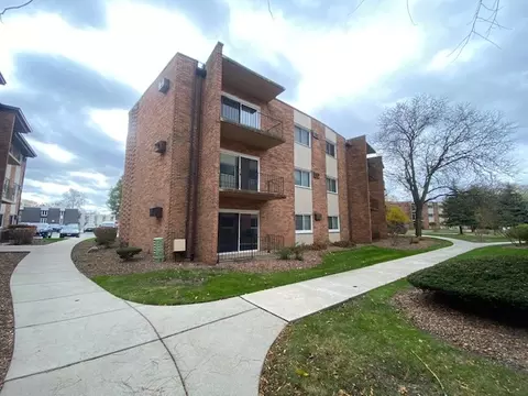 9724 S Karlov Ave #210, Oak Lawn, IL 60453