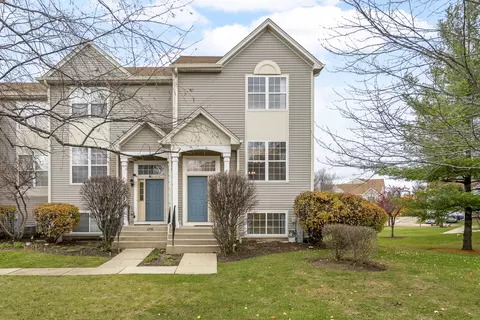 1547 Sapphire Ct, Gurnee, IL 60031