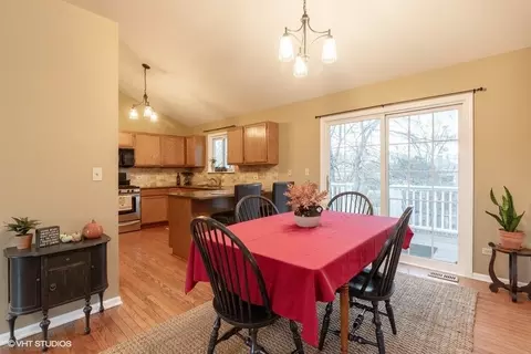 136 Tree Line, Antioch, IL 60002 photo 5