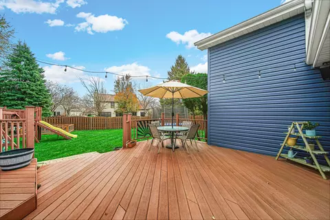 Exterior - 312 S Cross Trl, Mchenry, IL 60050 photo 4 of 8