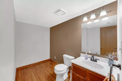 Bath - 312 S Cross Trl, Mchenry, IL 60050 photo 3 of 3
