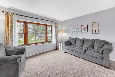 Living - 312 S Cross Trl, Mchenry, IL 60050 photo 1 of 1