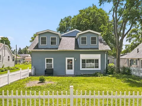 16 W583 2nd Ct, Bensenville, IL 60106