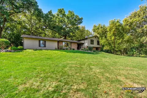 4703 Ripon Rd, Crystal Lake, IL 60012