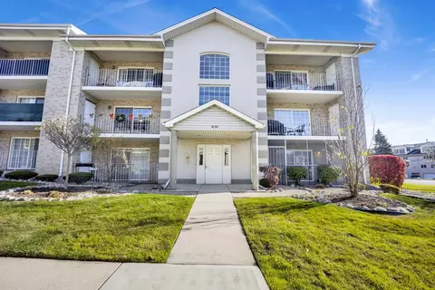 9130 W 95th St #2B, Hickory Hills, IL 60457